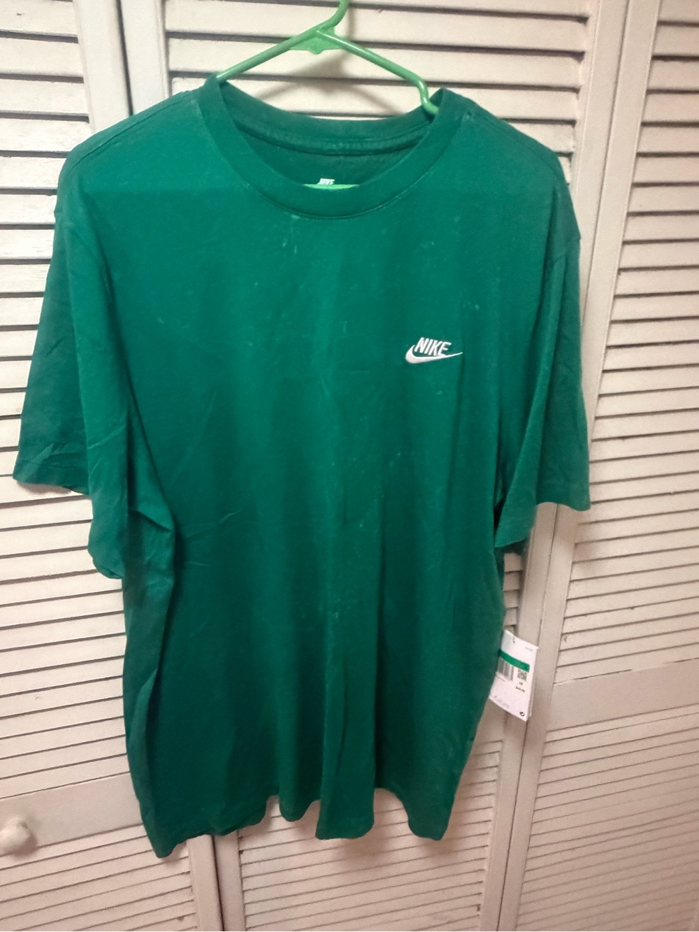 Nike Men’s Emerald Green Small Swoosh Crew Tee